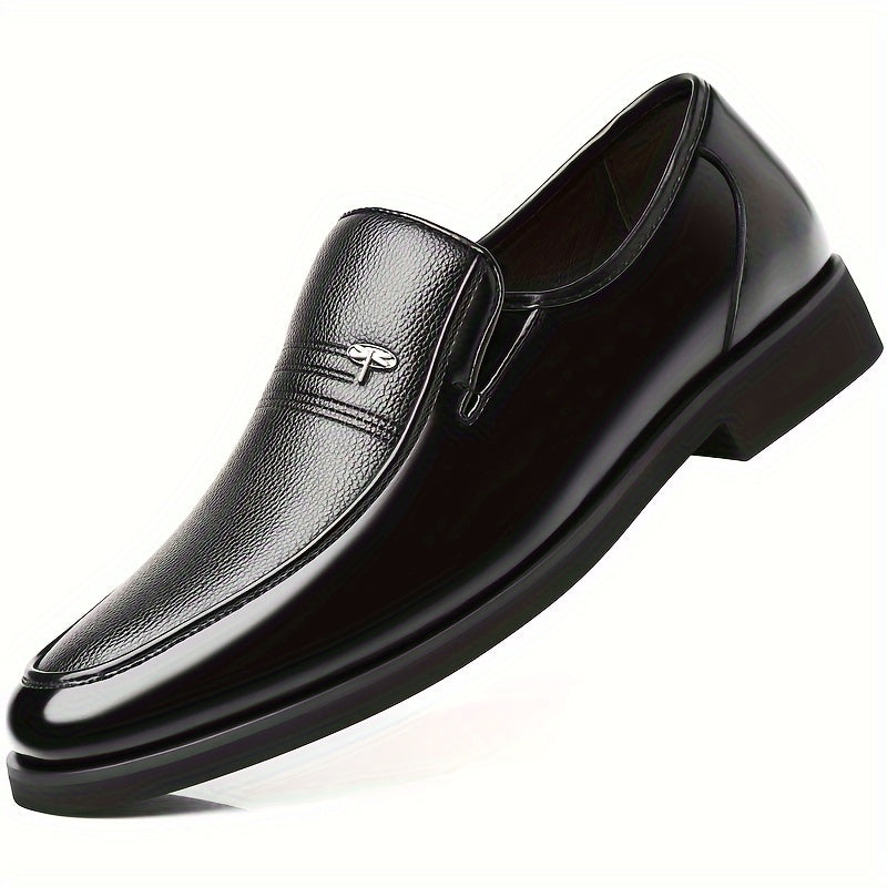 Achteraanzicht van Mason heren loafers met flexibele, lichtgewicht zool. Comfortabele instappers.