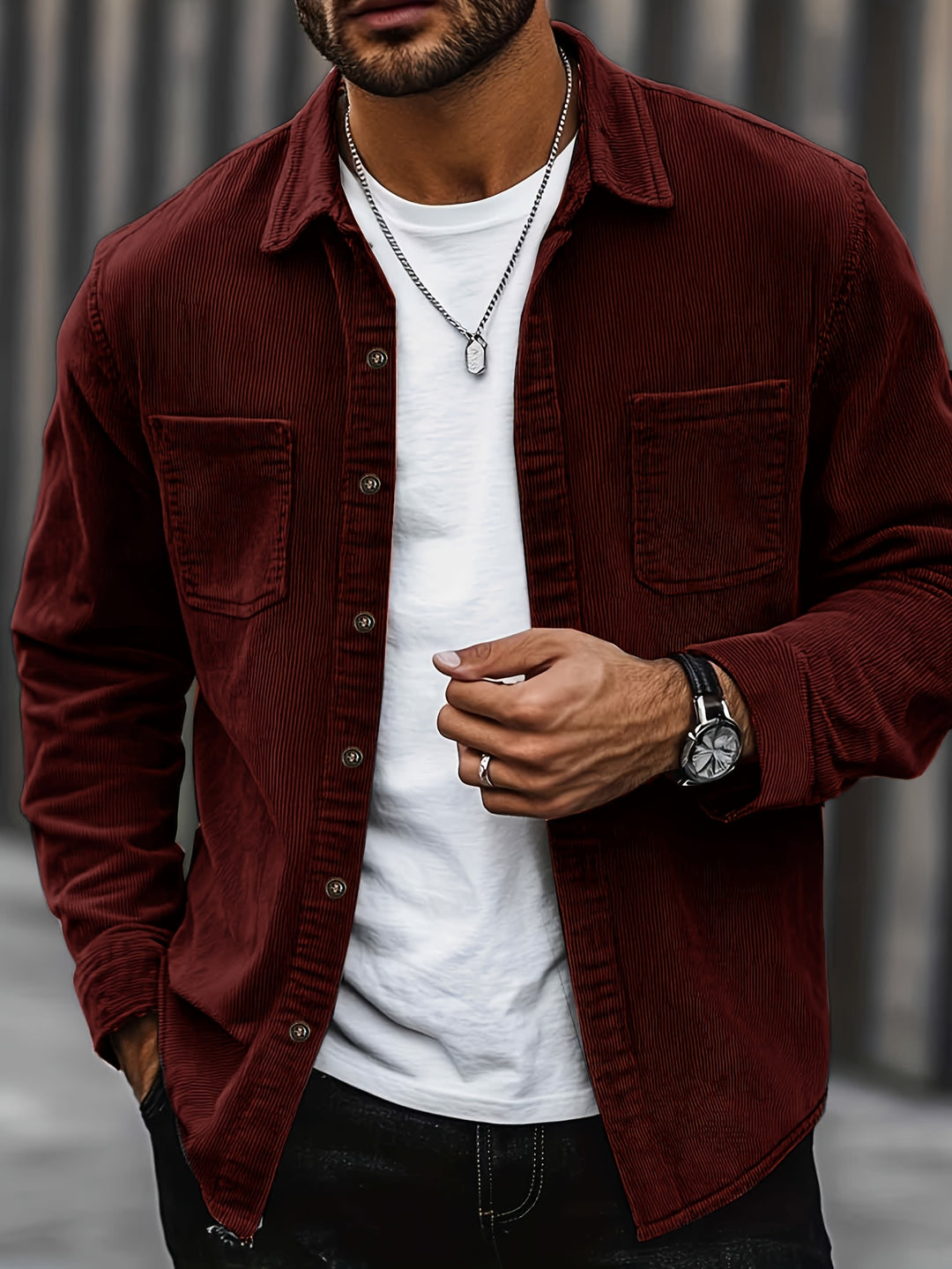Casual heren overhemdjas in streetwear stijl; met opvallende borstzakken & klassieke knopen.