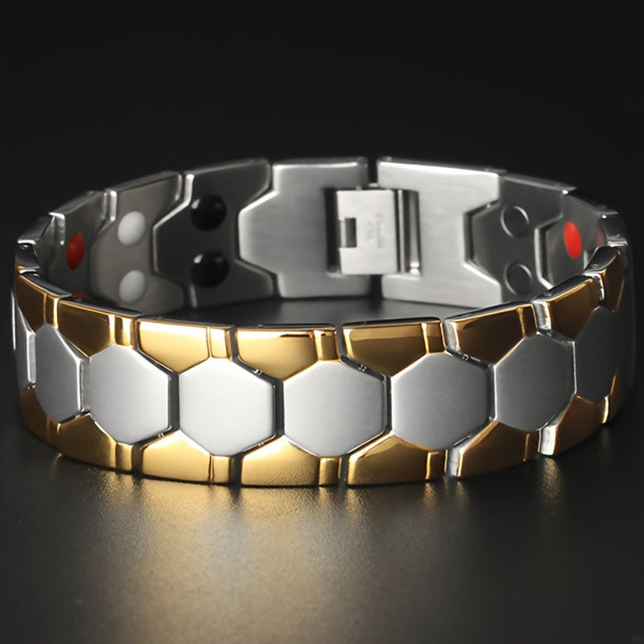 Modern en duurzaam titanium heren sieraad. Een stijlvolle armband die lang meegaat en er goed uitziet.