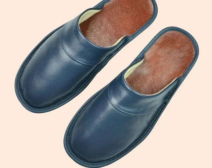 Heren instappers met comfortabele pasvorm, perfect als relax pantoffels voor thuis of casual gebruik.