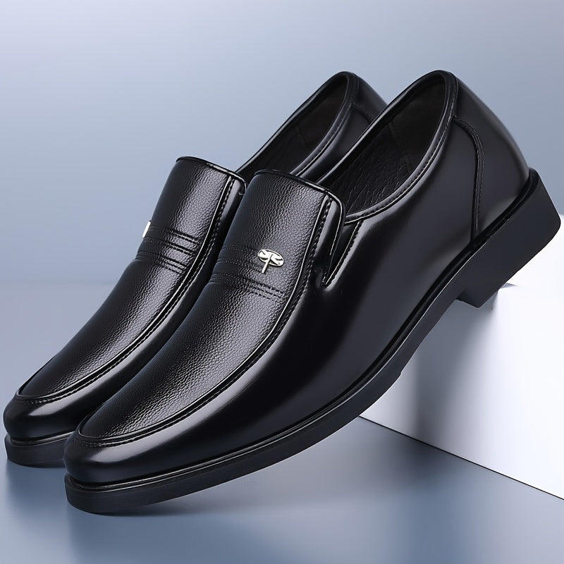 Bruine Mason loafers met gestikte details. Nette herenschoenen, perfect voor zomer of smart casual.