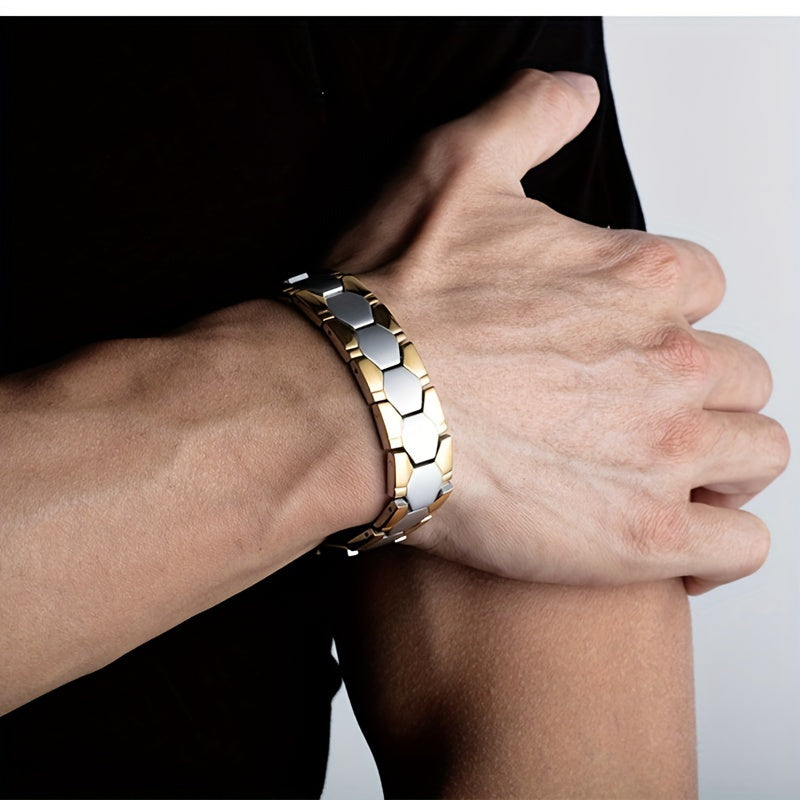 Elegante herenarmband van titanium & staal, perfect accessoire voor elke outfit. Stijlvolle look.