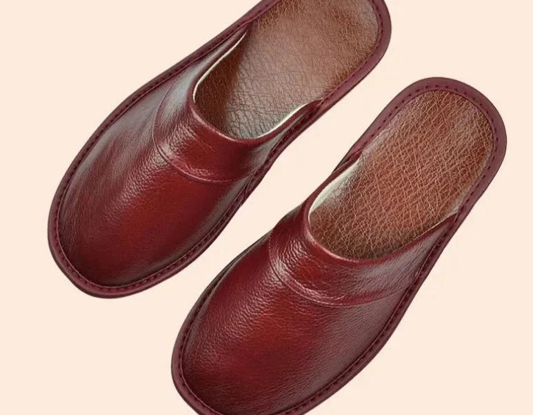 Zachte, comfortabele heren instappers, ideaal als pantoffels of casual huis schoenen voor dagelijks gebruik.