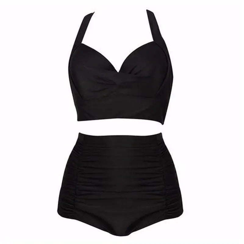 Zwarte dames bikiniset Alina met haltertop en hoge taille broekje. Ideaal voor strand of zwembad.