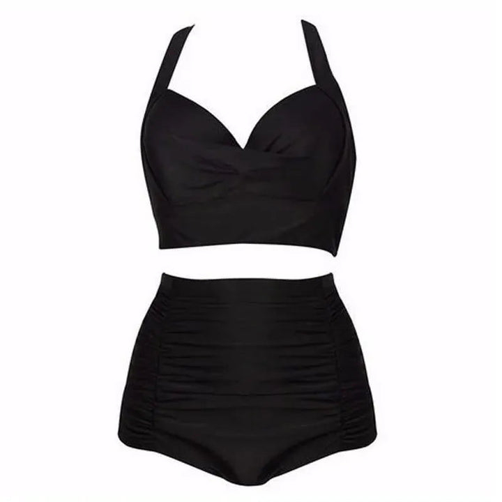 Zwarte dames bikiniset Alina met haltertop en hoge taille broekje. Ideaal voor strand of zwembad.