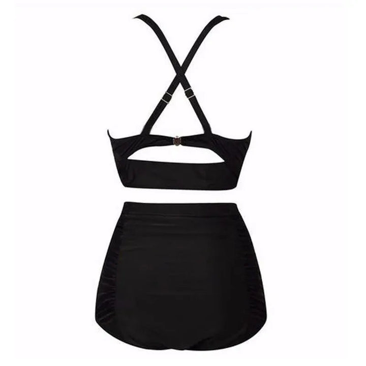 Elegante zwarte damesbikini set: moderne haltertop en chique hoge taille broekje. Essentiële badkleding voor zomer.