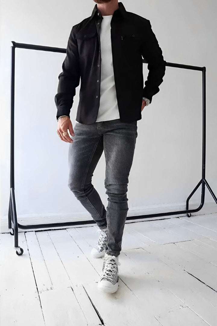 Modern heren casual overhemd, perfect voor vrije tijd, werk of een ontspannen avond uit. Zeer comfortabel.