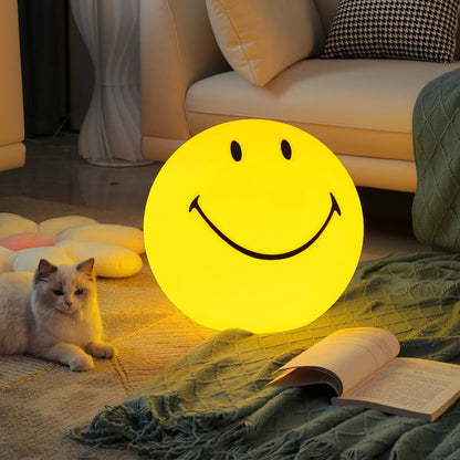 Gele dimbare LED smiley tafellamp voor kinderkamer decoratie, vrolijk ontwerp met warme verlichting voor gezellige sfeer.