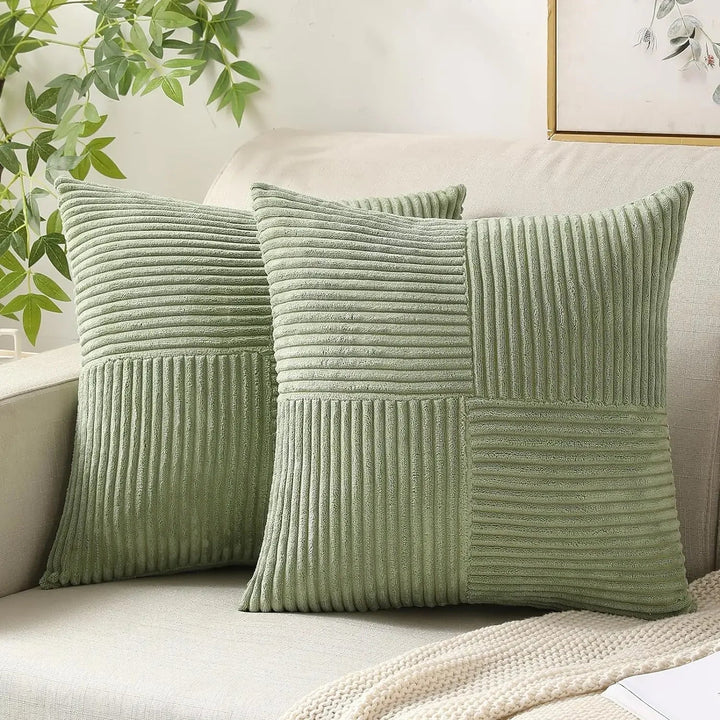 Zachte ribfluwelen kussenhoes 45x45 cm voor comfortabele woondecoratie.