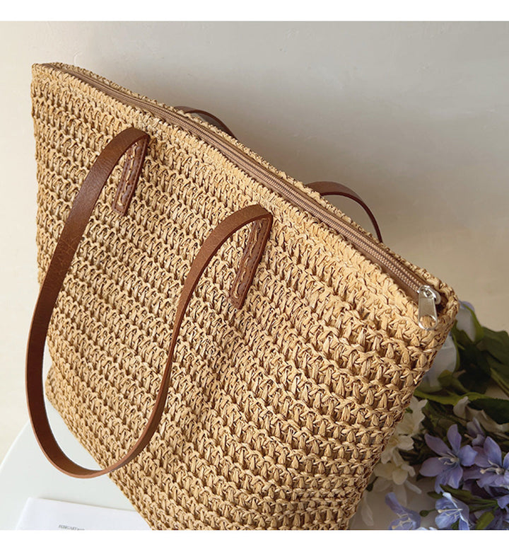 Trendy unisex zomertas/strandtas, geweven, met stevige comfortabele handvatten.