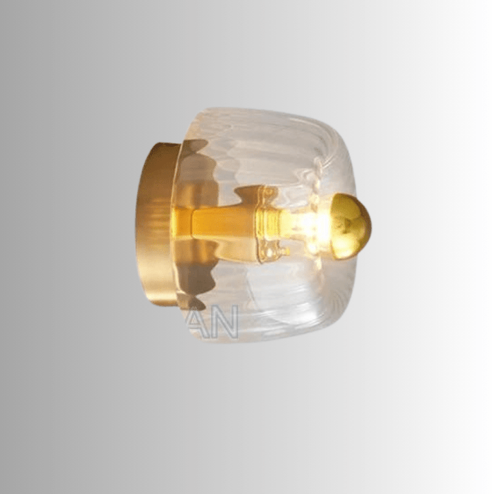 Scandinavische design wandlamp, zilverkleurig. Moderne verlichting met glazen kap, perfect voor woonkamer of gang.