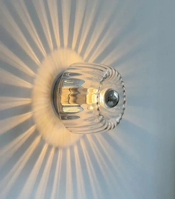Minimalistische Bauhaus wandlamp. Elegantie van glas en metaal, stijlvolle Nordic Glow voor elke kamer.