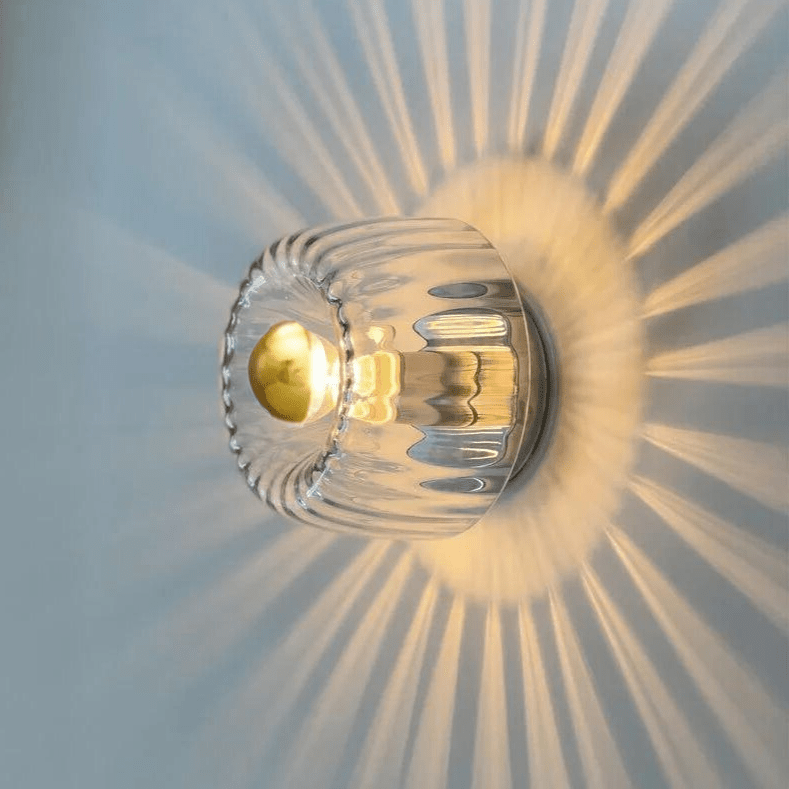 Functionele design wandlamp. Scandinavisch Bauhaus, verkrijgbaar in goud of zilver, mooie verlichting voor thuis.
