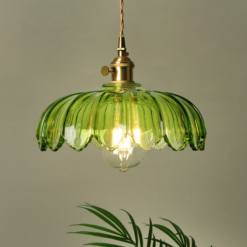 Plafondlamp met bellen design, ideaal als eetkamer of keukenverlichting.