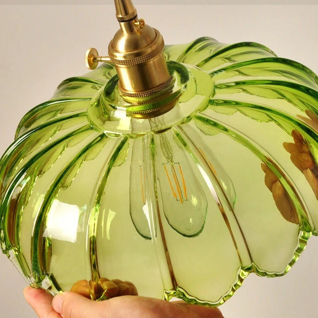 Sfeervolle bellen design hanglamp in transparant glas, perfect voor de woonkamer.