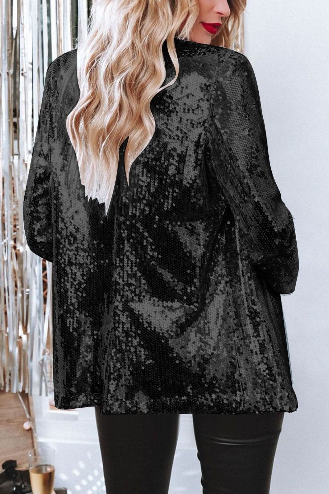 Voel je sprankelend in deze dames paillettenblazer. Een feestelijk glitter jasje voor elke speciale avond.