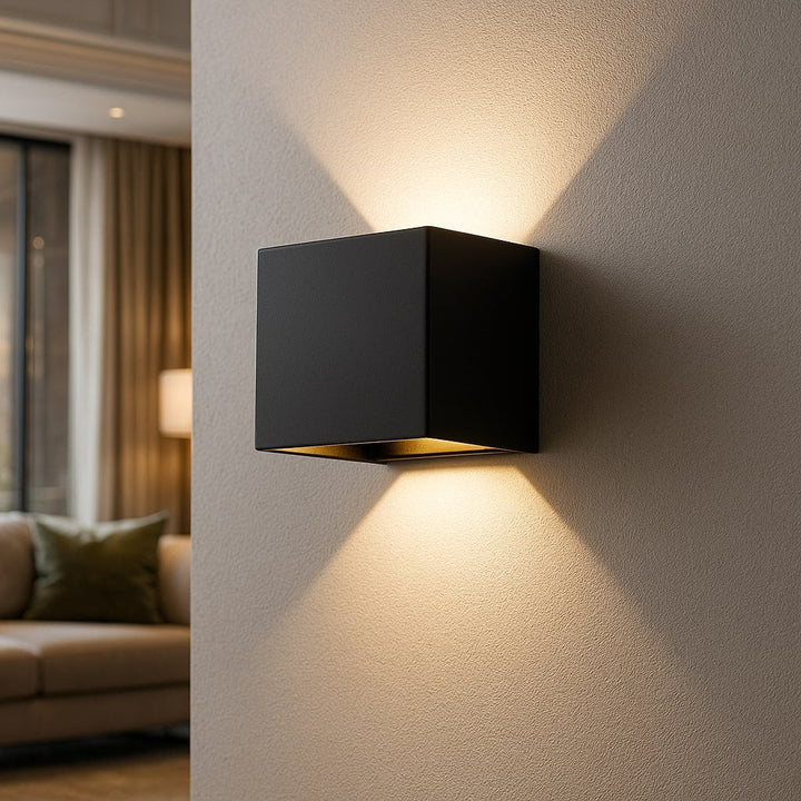 Draadloze LED wandlamp met bewegingssensor en accu, ideaal voor binnen & buiten. Modern design, energiezuinig.