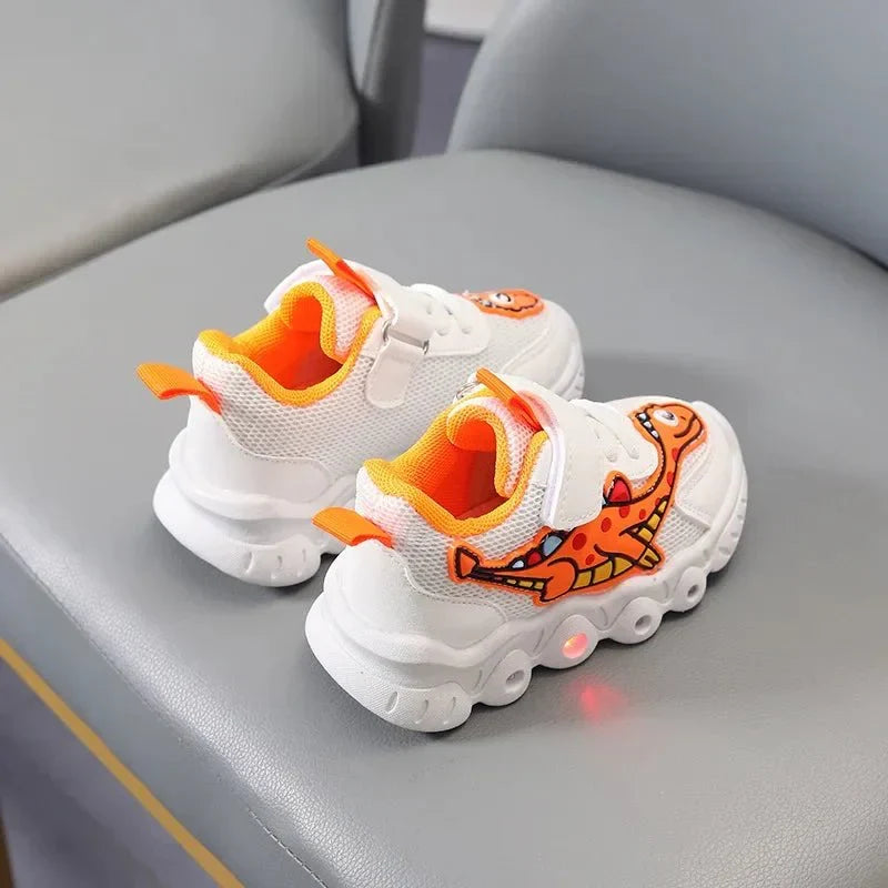 Kindersneakers met lichtgevende dino zolen. Duurzame speelschoenen voor peuters en kleuters, in diverse kleuren.