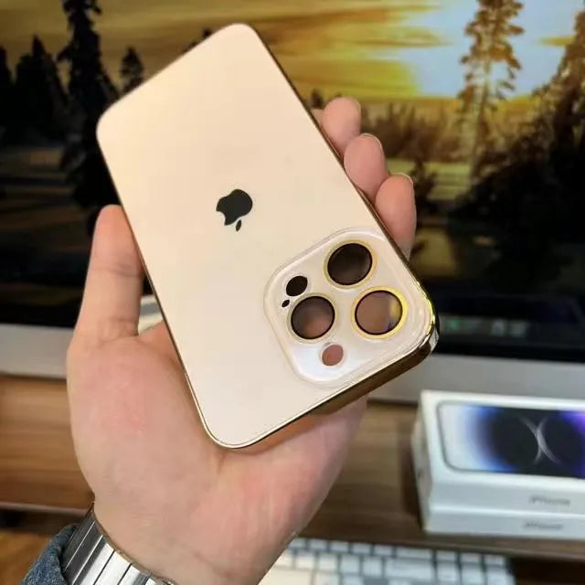Stijlvol NanoCase beschermhoesje met verhoogde randen voor superieure camerabescherming, voor diverse iPhone modellen.