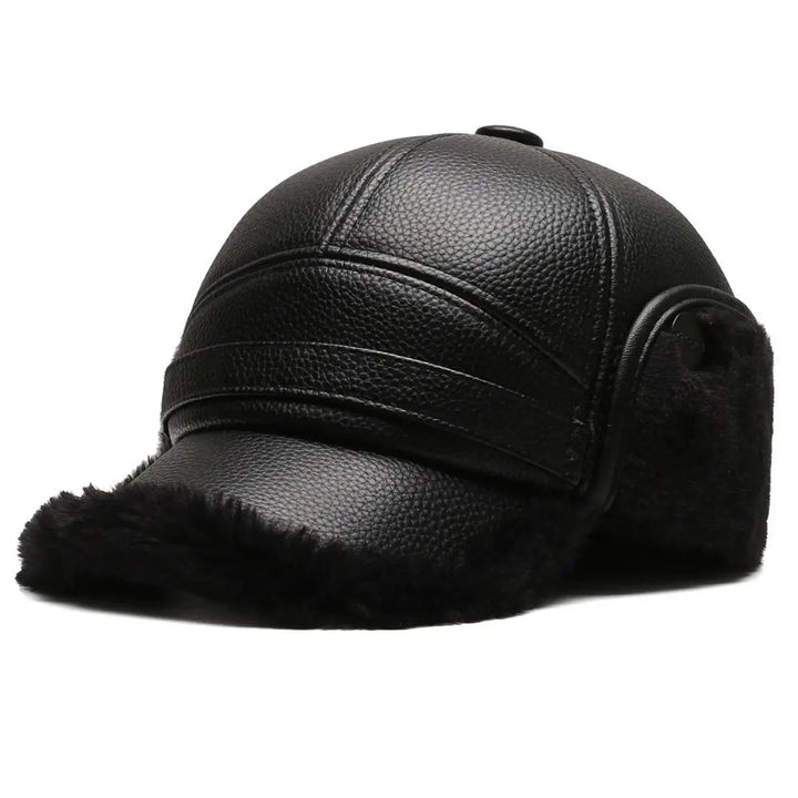 Veelzijdige heren winterpet in leerlook met oorkleppen, verkrijgbaar in zwart, grijs en koffie. Warme muts.