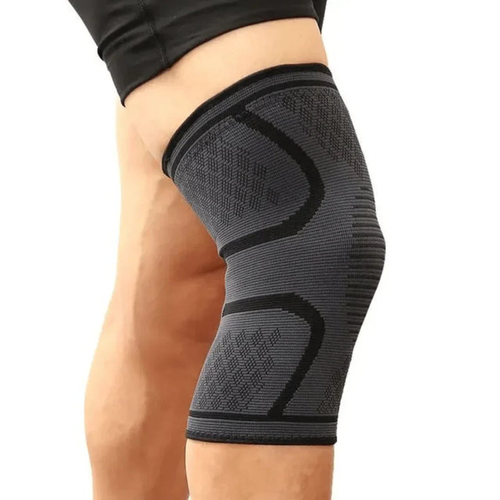 FlexiKnee Pro kniebandage voor herstel sportblessures, biedt pijnverlichting.