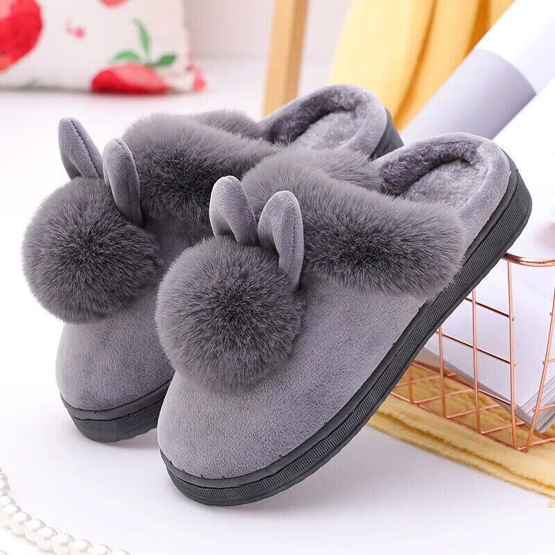 Warme dames huisslippers, pluizig en comfortabel, met unieke konijnenoren voor binnenshuis.