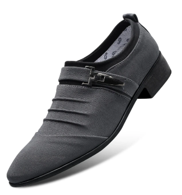 Detail van hoogwaardige heren veterschoenen, met fijne stiksels voor een tijdloze, zakelijke look.