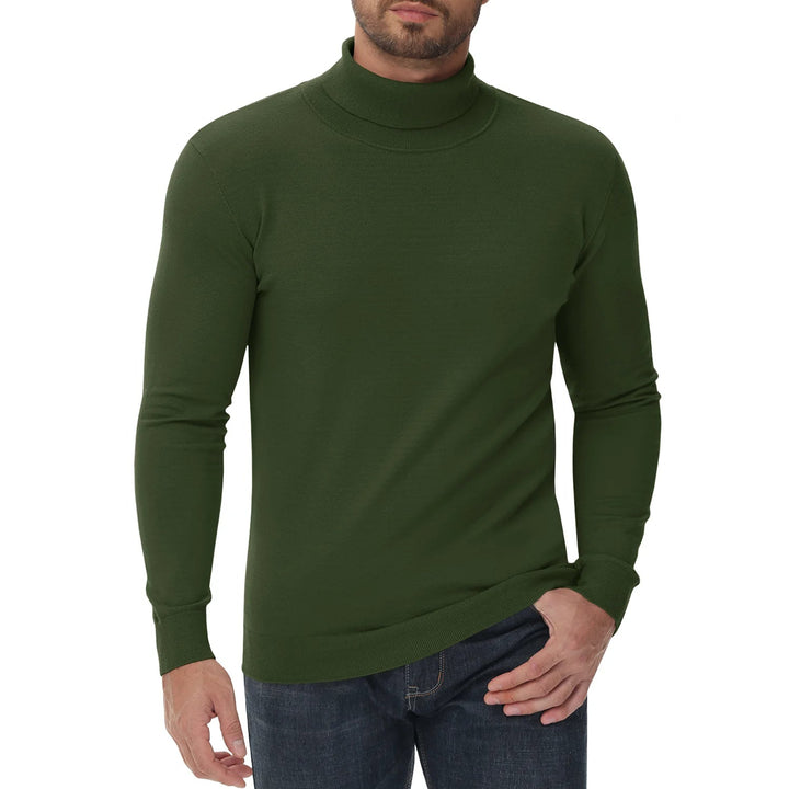 Netjes opgevouwen gebreide heren coltrui, klaar voor de wintergarderobe. Warme mannenmode.