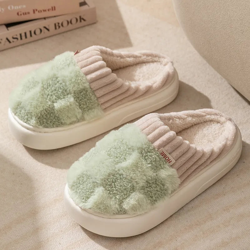 Warme winter sloffen voor dames en heren. Dikke, comfortabele unisex pantoffels met zachte voering.