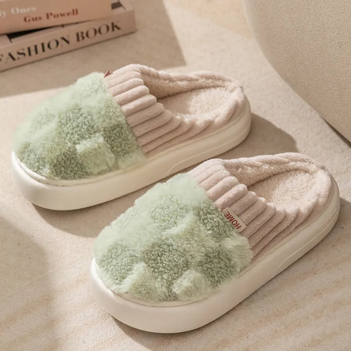 Warme winter sloffen voor dames en heren. Dikke, comfortabele unisex pantoffels met zachte voering.