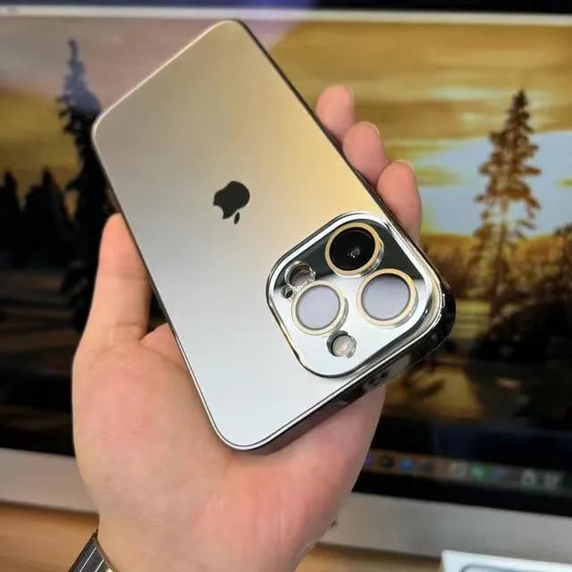 Slank en ultralicht NanoCase iPhone hoesje, biedt duurzame valbescherming zonder bulk voor iPhone 15/14/13/12.
