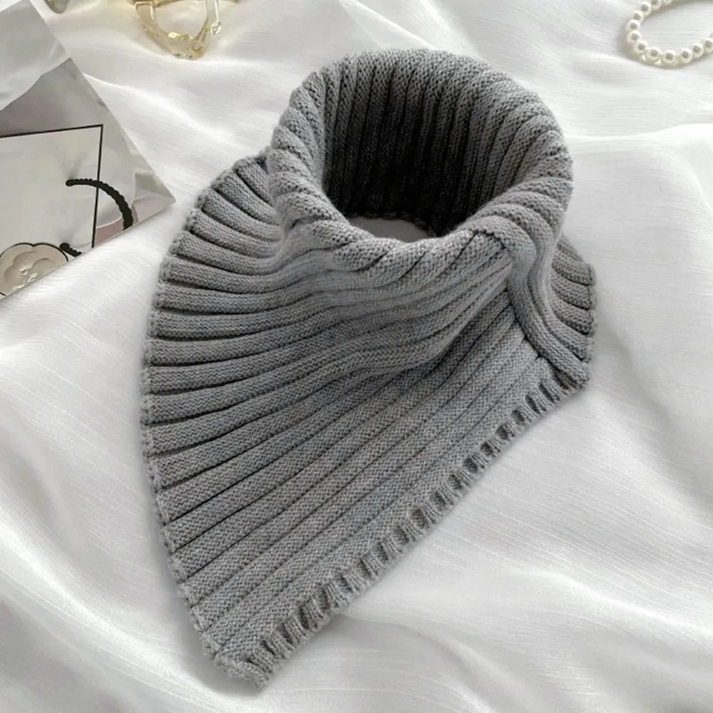 Comfortabele katoenen dames col sjaal Aria, gebreid voor extra warmte en trendy stijl.