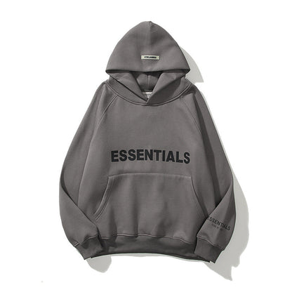"Grijze heren hoodie met verstelbare capuchon en kangoeroezak, regular-fit en gemaakt van zachte, ademende katoenmix."