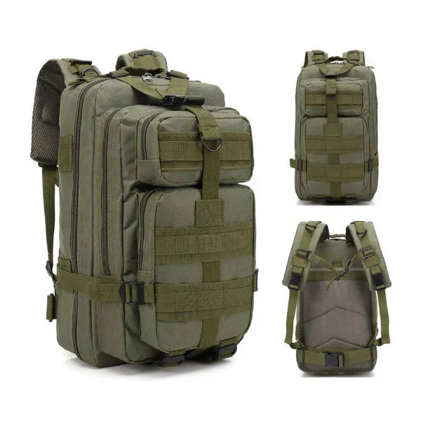 Compact noodpakket in 20L tactische rugzak, compleet met survival kit voor crisis voorbereiding.