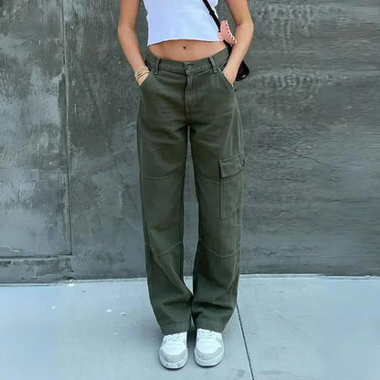 "Groene dames cargo broek met comfortabele pasvorm, ideaal voor casual of chique gelegenheden, modieuze stijl."
