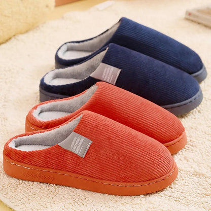"Groene pluche dames orthopedische pantoffels met ergonomisch voetbed en anti-slip zool, ideaal voor thuiscomfort."