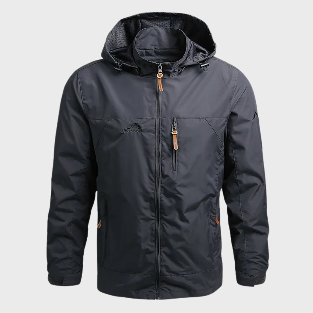 "Groene waterdichte outdoor jas heren met capuchon, ideaal voor avontuur en bescherming tegen regen en wind."