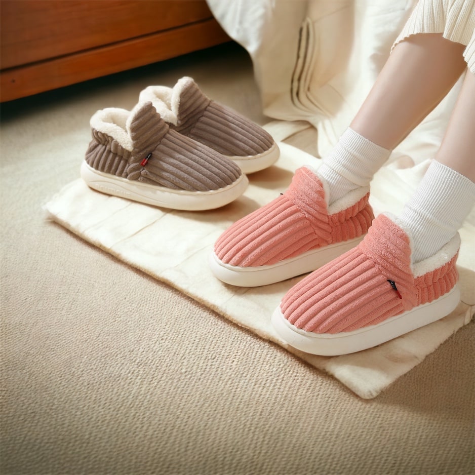 "Groene wintersloffen met fluffy witte fleece voering en zachte zool, comfortabele pantoffels voor warmte en stijl in de wint