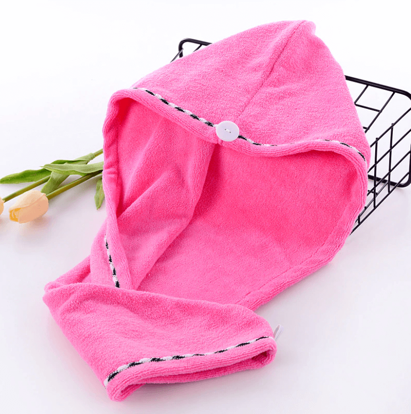 Roze sneldrogende haarhanddoek voor dames, van zacht microvezel. Perfect voor snel drogen zonder föhn.