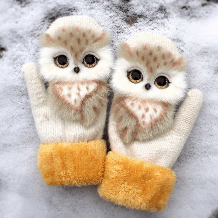 Warme gebreide winteraccessoires: handgemaakte dierenwanten voor dames & meisjes, comfortabel.
