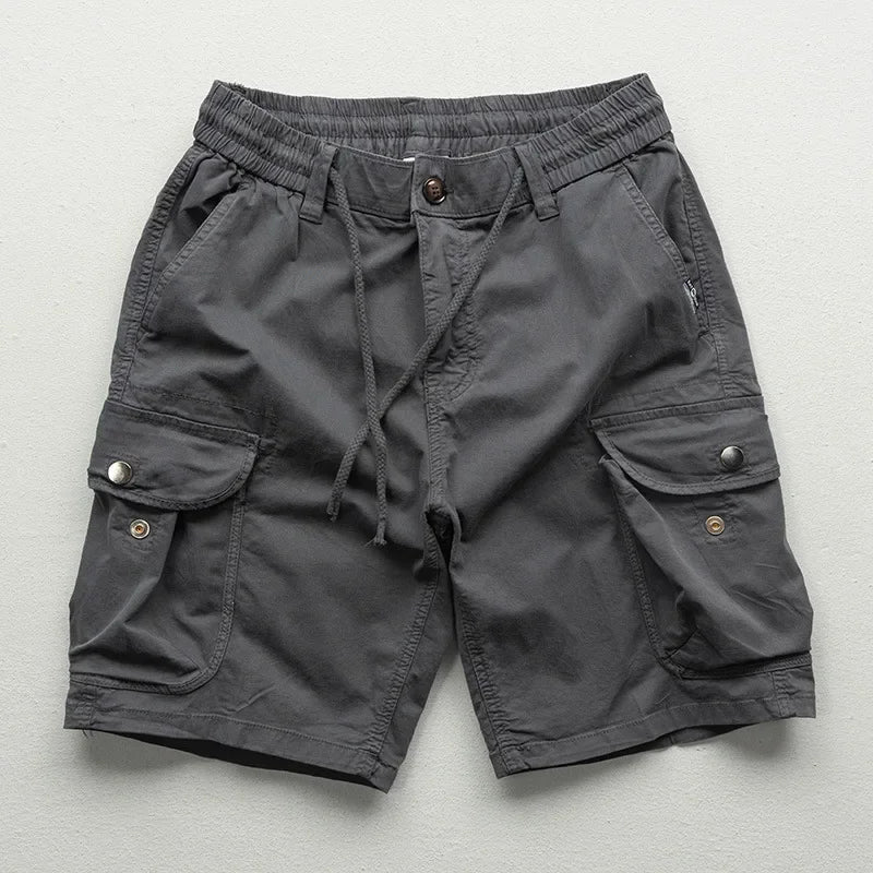 Grijze heren cargo shorts voor dagelijkse kleding, met handige zijzakken en flexibele elastische taille.