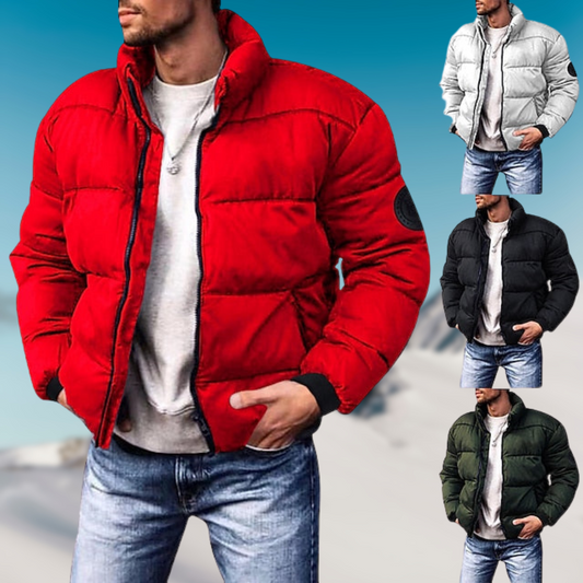"Heren donsjack, warm, modieus, groen en rood, met ritssluiting en zakken, ontworpen voor winterse dagen."