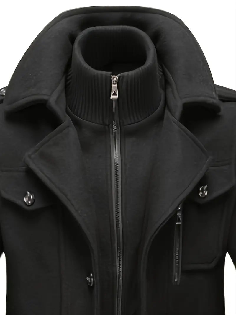 Elegant heren overjas, militaire stijl, met dubbele rij knopen, ideaal als veelzijdige seizoensjas.