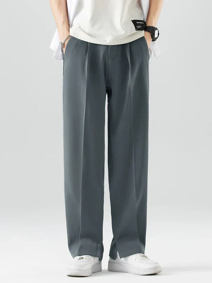 Stijlvolle heren geplooide broek met wijde pijpen, comfortabele chino perfect voor elke moderne outfit.