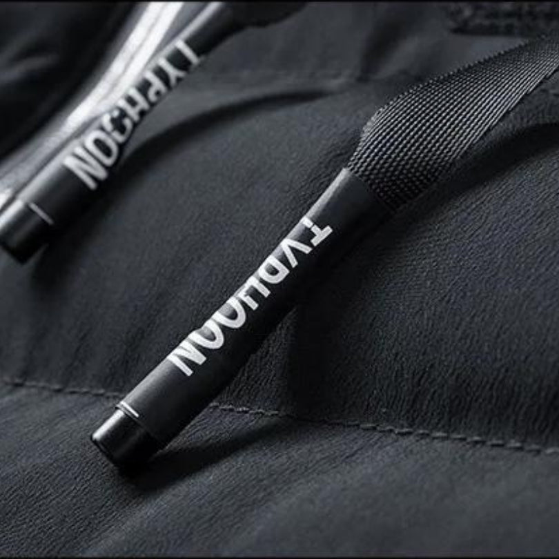 Comfortabel heren gewatteerd vest met capuchon en hoge kraag, warme winterkleding voor casual mode.
