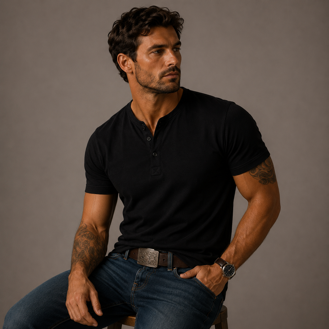 Casual heren Henley T-shirt korte mouw voor zomer, verkrijgbaar in wit, beige en zwart.