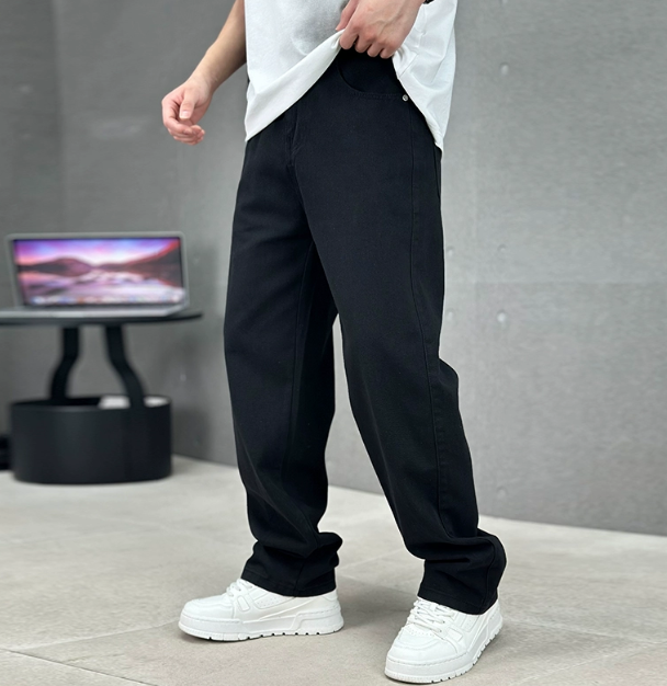 Zachte loose fit spijkerbroek voor heren. Comfortabele herenjeans met relaxte pasvorm voor vrije tijd.