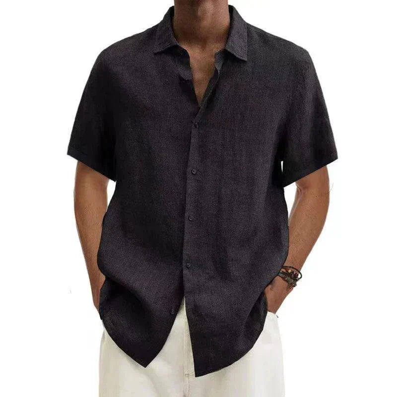 Heren zomeroverhemd met korte mouwen en klassieke omgeslagen kraag, ideaal voor casual zomerlooks.