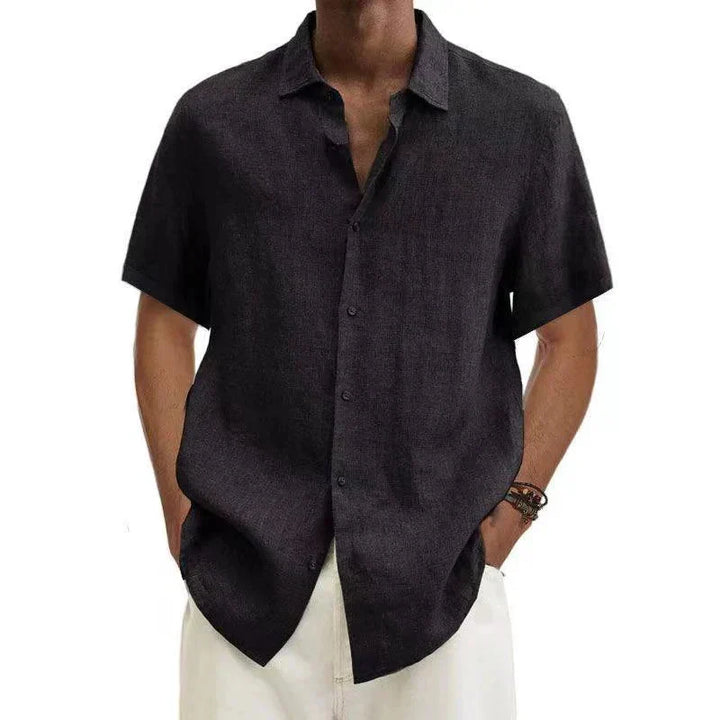 Heren zomeroverhemd met korte mouwen en klassieke omgeslagen kraag, ideaal voor casual zomerlooks.