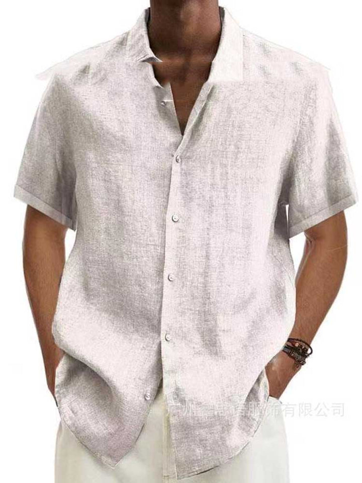 Heren zomer overhemd korte mouwen, gedragen met chino, casual en fris voor zomerse dagen.